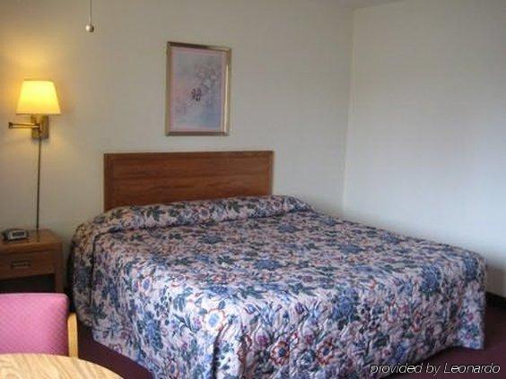 Amerivu Inn & Suites-Avon Стая снимка