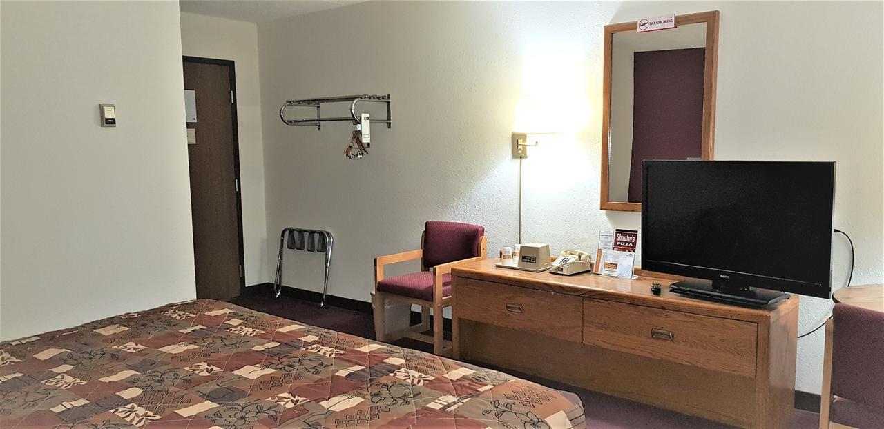 Amerivu Inn & Suites-Avon Екстериор снимка