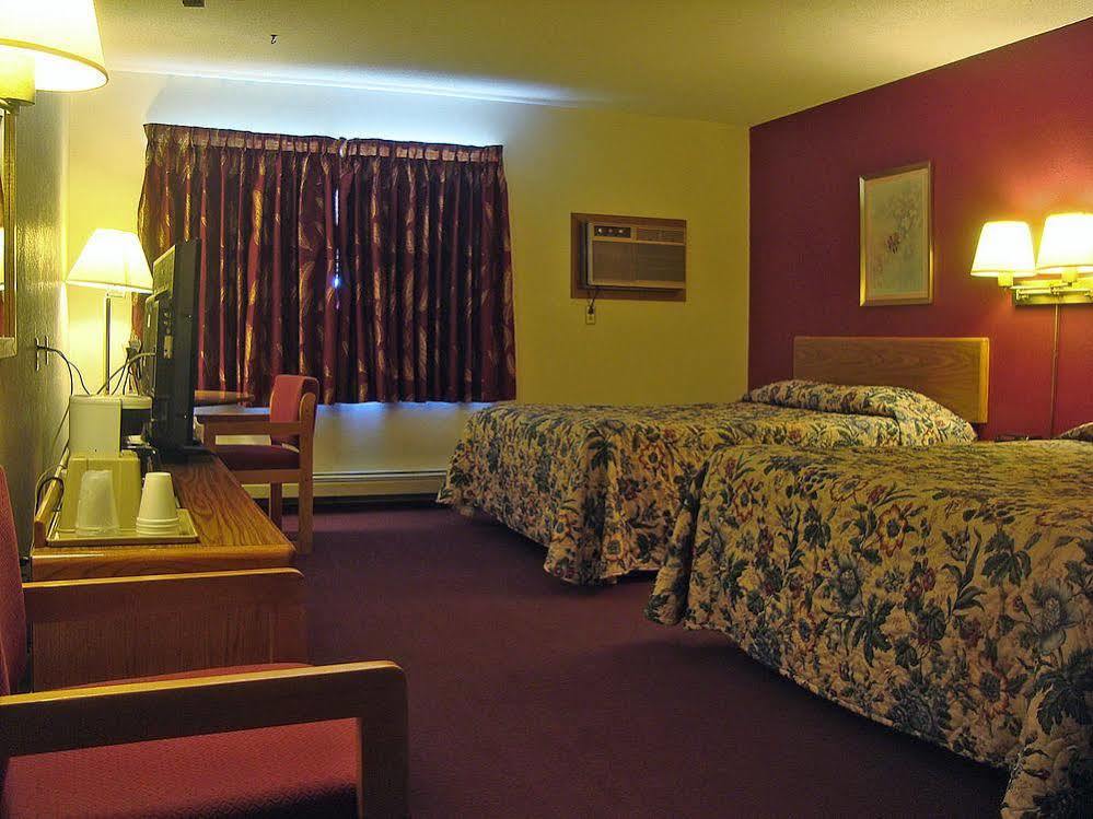 Amerivu Inn & Suites-Avon Екстериор снимка